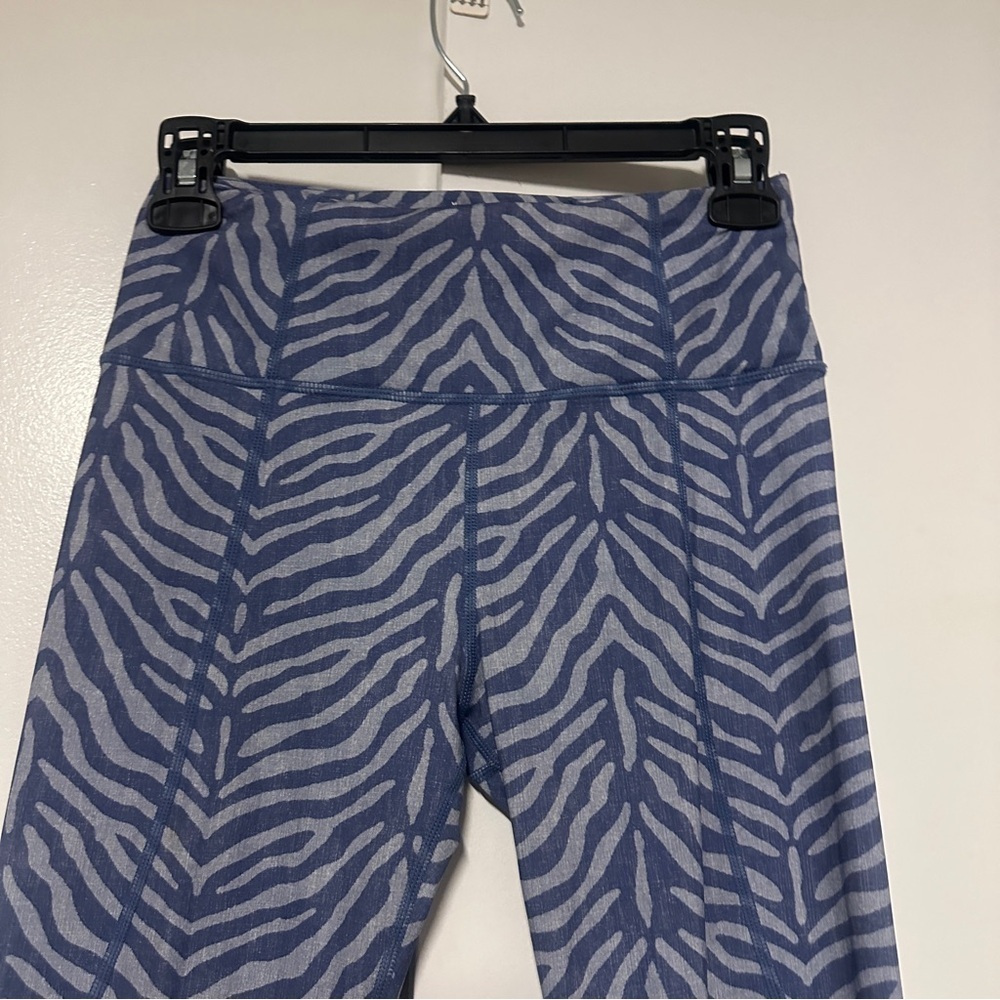 Varley Bedford Tights Blue Zebra Print Size XS High Rise Ankle - Picture 4 of 8
